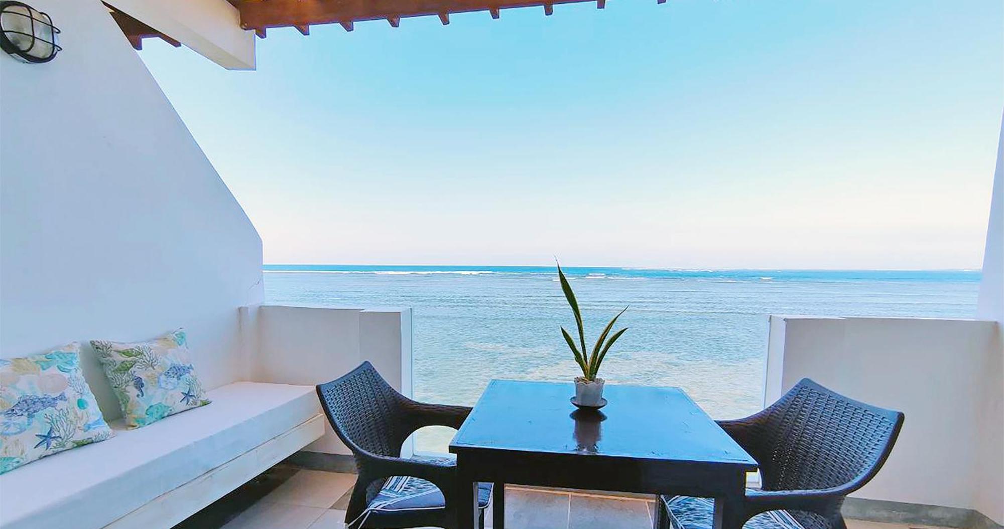 Casa Almarenzo Bed & Breakfast Bolinao Exterior photo