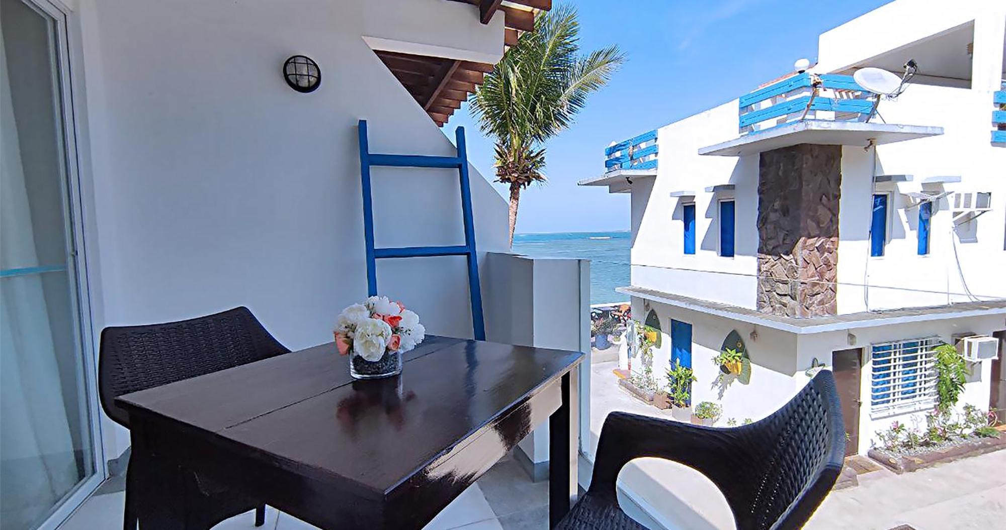 Casa Almarenzo Bed & Breakfast Bolinao Exterior photo