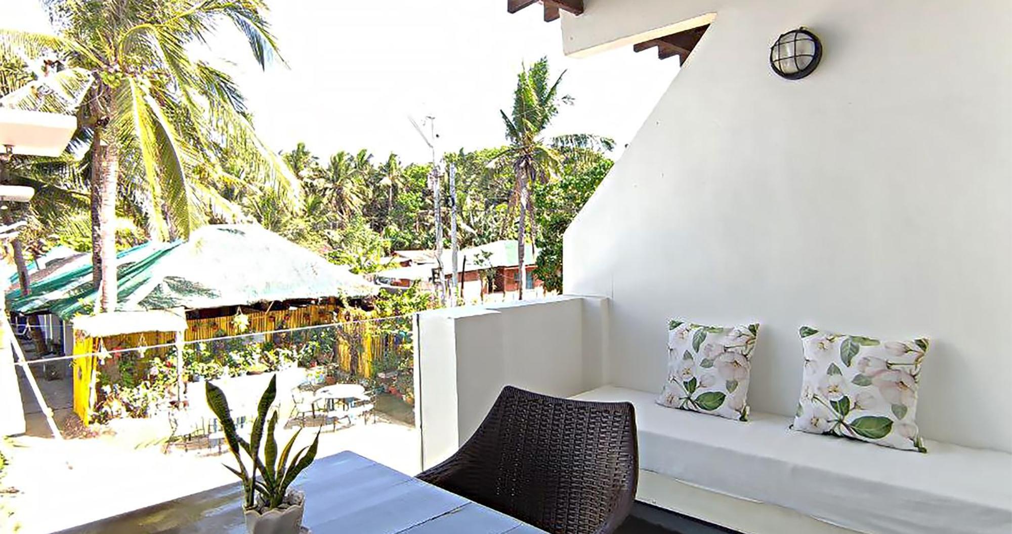 Casa Almarenzo Bed & Breakfast Bolinao Exterior photo
