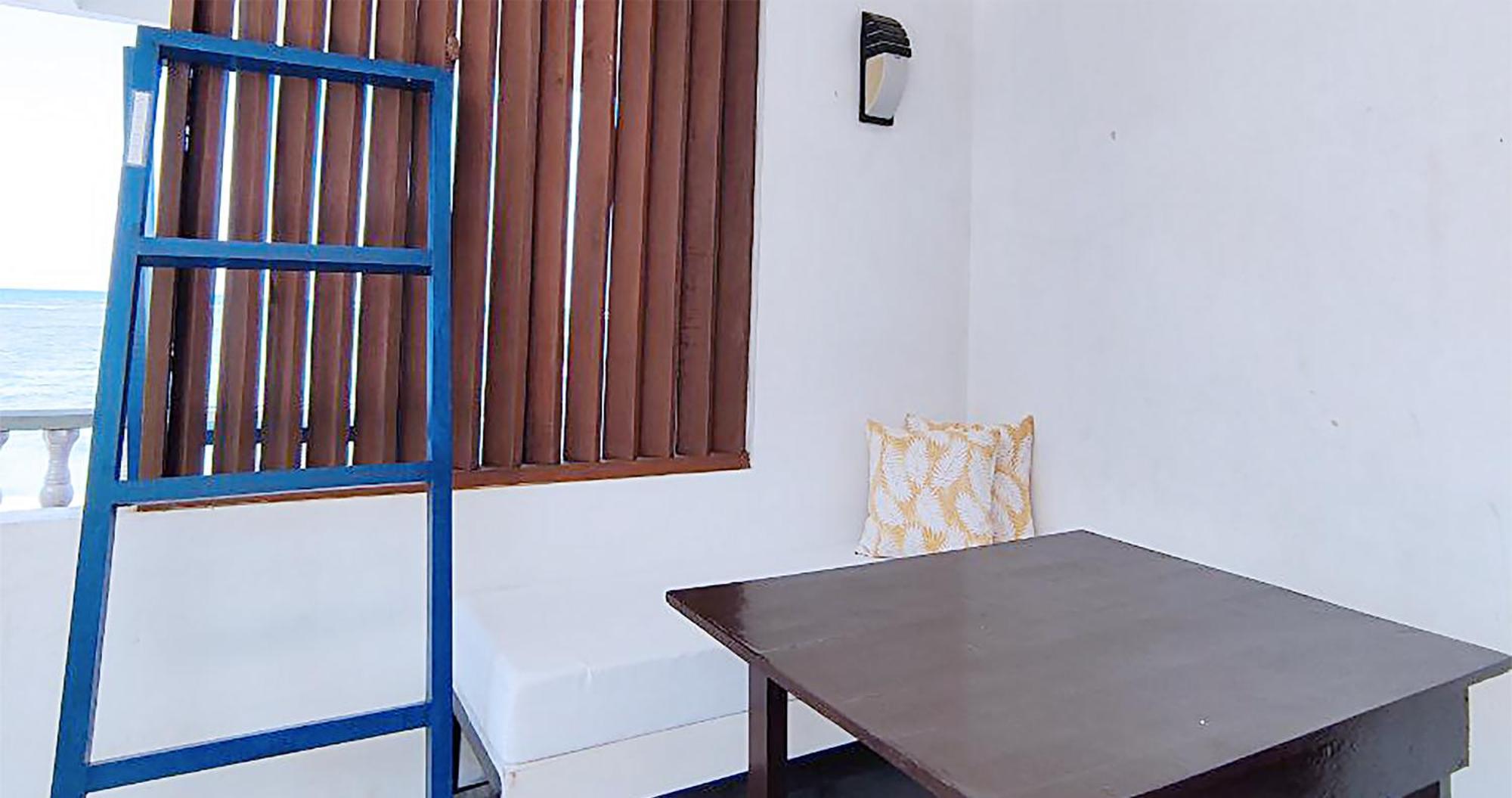 Casa Almarenzo Bed & Breakfast Bolinao Exterior photo